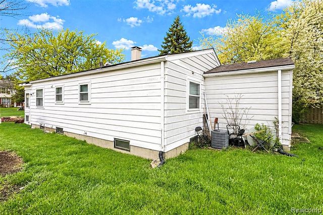 29071 Annapolis Road, Westland, MI 48186