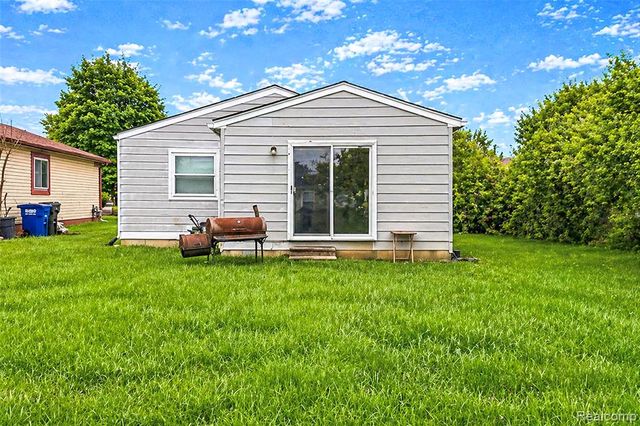 29071 Annapolis Road, Westland, MI 48186