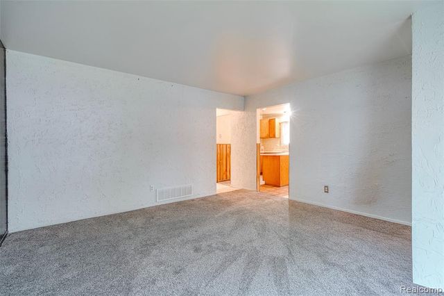 29071 Annapolis Road, Westland, MI 48186