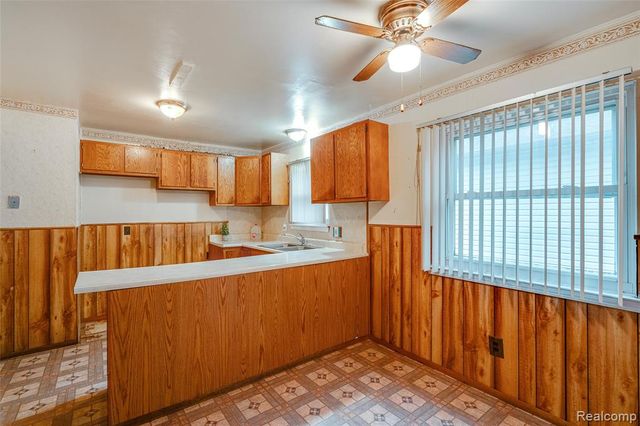 29071 Annapolis Road, Westland, MI 48186