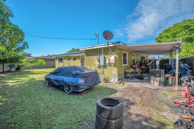 21211 NE 2nd Ave, Miami, FL 33179