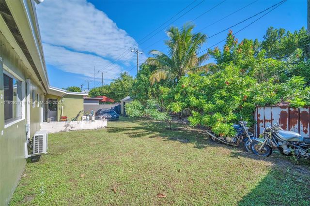 21211 NE 2nd Ave, Miami, FL 33179