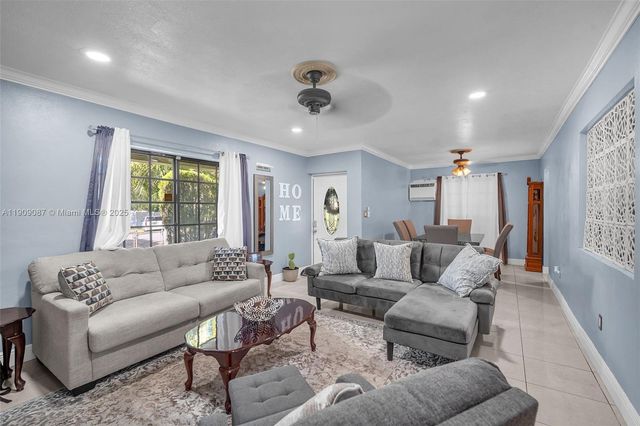 21211 NE 2nd Ave, Miami, FL 33179