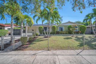21211 NE 2nd Ave, Miami, FL 33179