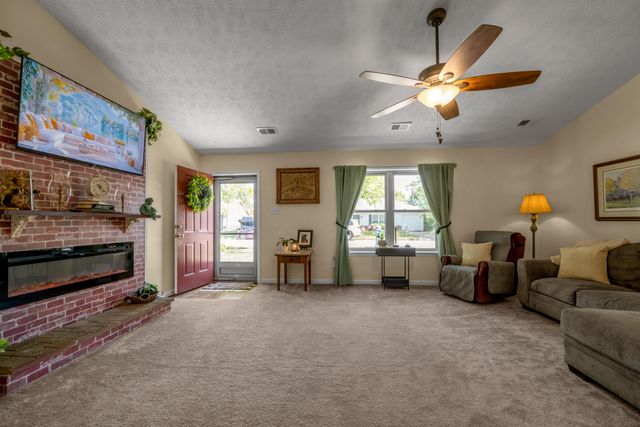 102 Parkwood Drive, Wilmore, KY 40390