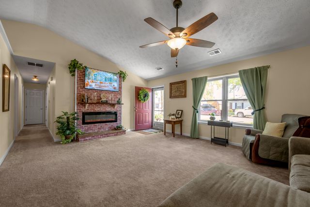 102 Parkwood Drive, Wilmore, KY 40390