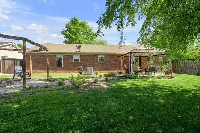 102 Parkwood Drive, Wilmore, KY 40390
