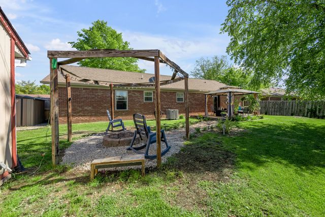 102 Parkwood Drive, Wilmore, KY 40390