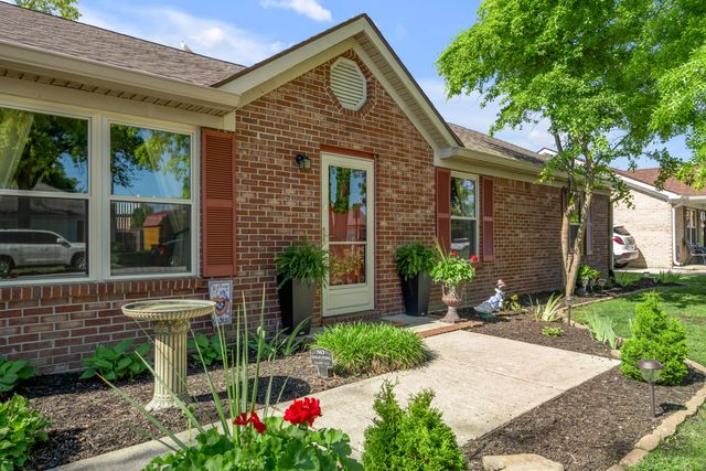 102 Parkwood Drive, Wilmore, KY 40390
