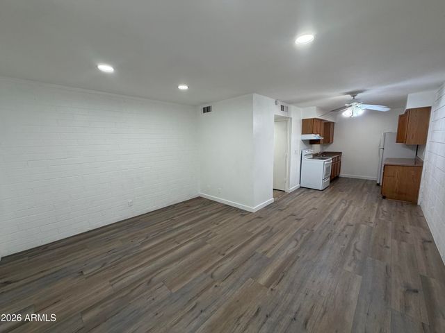 2030 W CACTUS Road C, Phoenix, AZ 85029