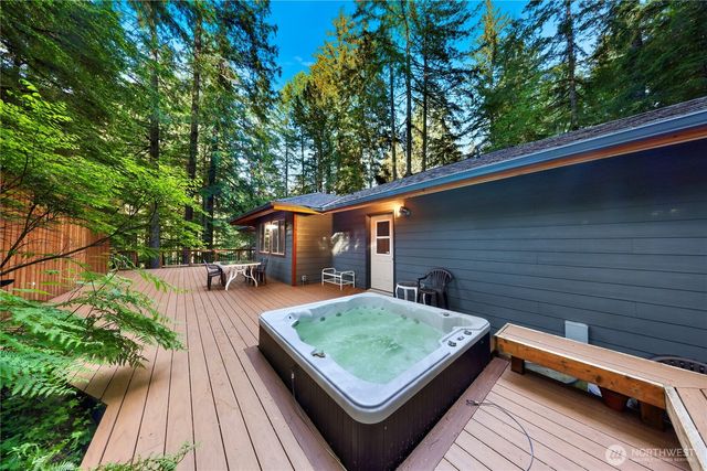6929 Baker Circle, Deming, WA 98244