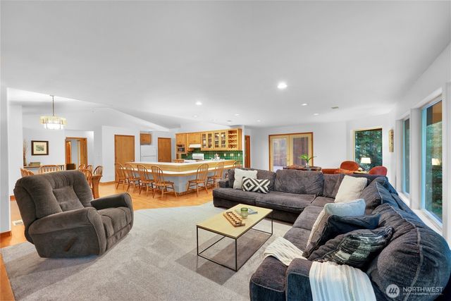 6929 Baker Circle, Deming, WA 98244