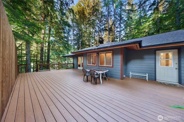 6929 Baker Circle, Deming, WA 98244