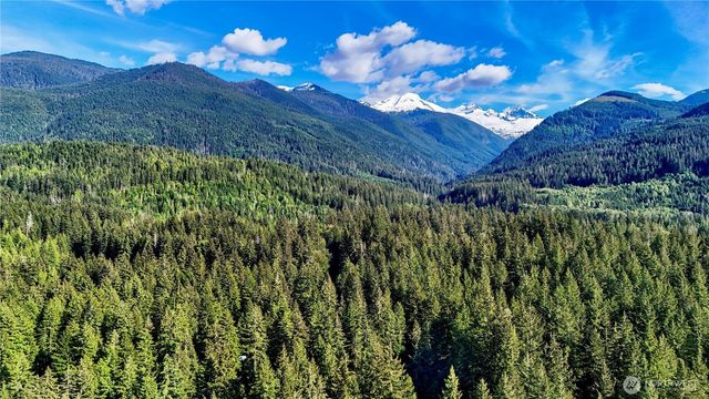 6929 Baker Circle, Deming, WA 98244