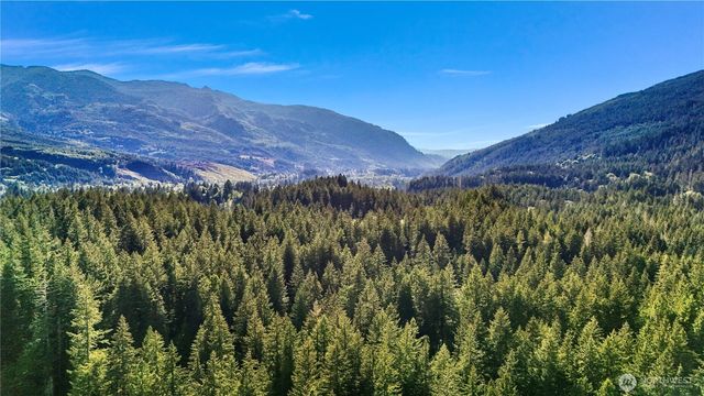 6929 Baker Circle, Deming, WA 98244