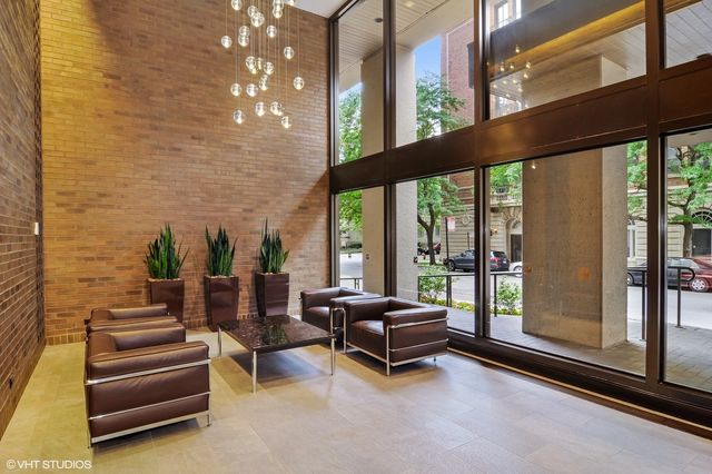 2650 N Lakeview Avenue 3504, Chicago, IL 60614