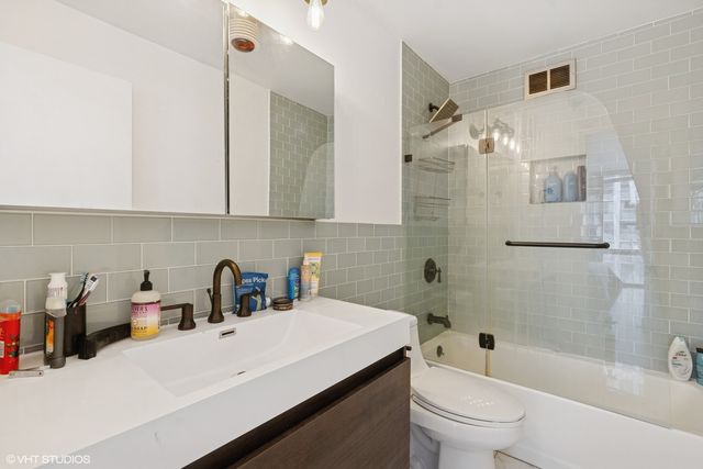 2650 N Lakeview Avenue 3504, Chicago, IL 60614