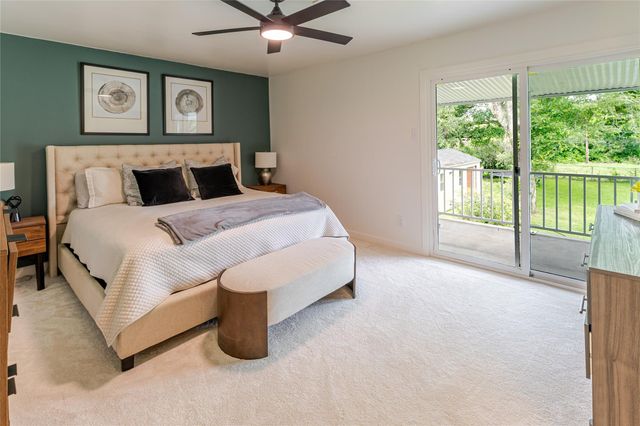 123 S Cedar Street, Lake Jackson, TX 77566