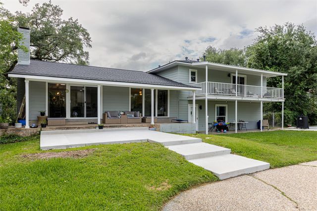 123 S Cedar Street, Lake Jackson, TX 77566
