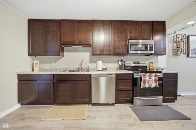 637 W south Street, Shelbyville, IN 46176