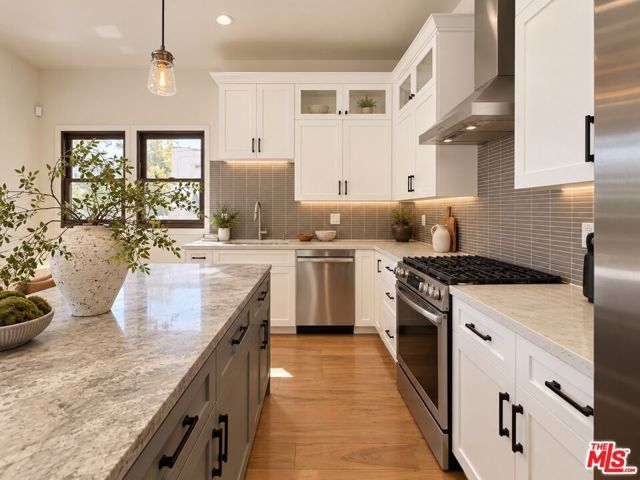 14153 Archwood Street, Los Angeles, CA 91405