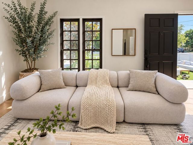 14153 Archwood Street, Los Angeles, CA 91405