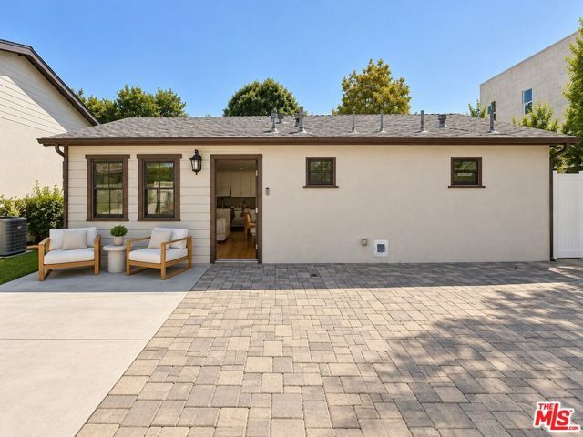14153 Archwood Street, Los Angeles, CA 91405