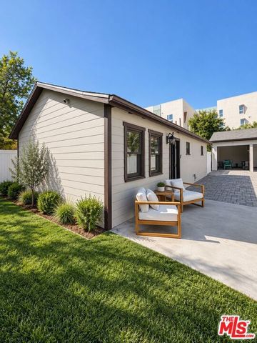 14153 Archwood Street, Los Angeles, CA 91405