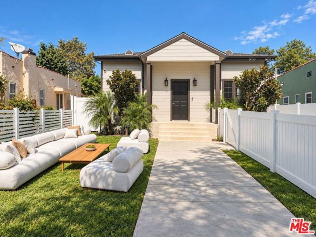 14153 Archwood Street, Los Angeles, CA 91405