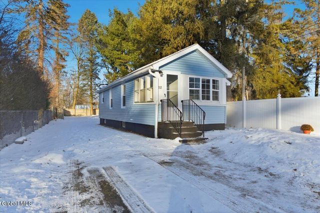 1332 Floral Avenue, Rotterdam, NY 12306