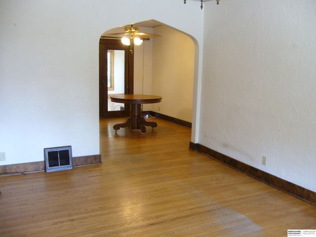 2508 S 31 Street, Omaha, NE 68105