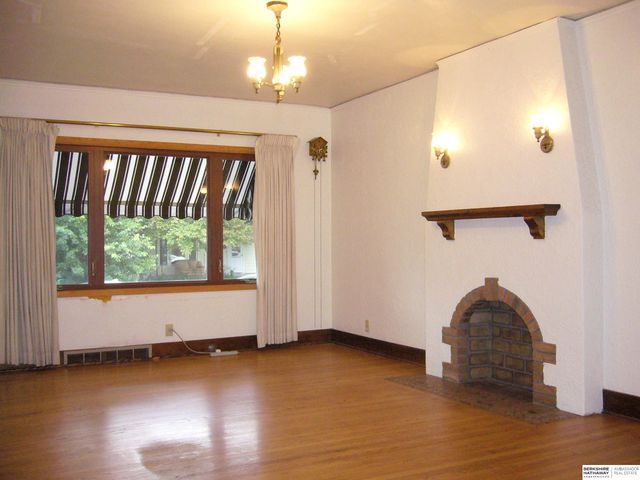 2508 S 31 Street, Omaha, NE 68105