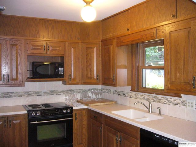 2508 S 31 Street, Omaha, NE 68105