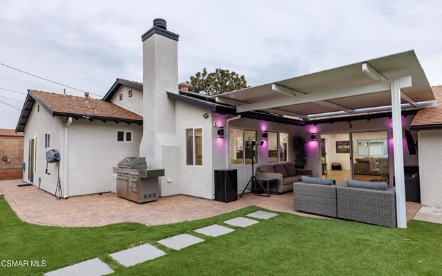 3055 Amarillo Avenue, Simi Valley, CA 93063