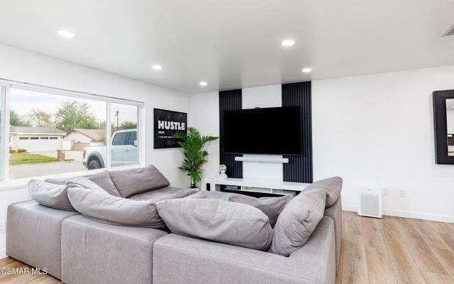 3055 Amarillo Avenue, Simi Valley, CA 93063