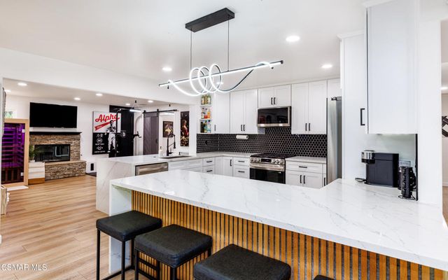 3055 Amarillo Avenue, Simi Valley, CA 93063