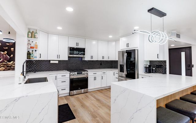 3055 Amarillo Avenue, Simi Valley, CA 93063