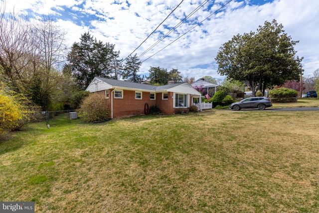 1730 CONCORD DR, Charlottesville, VA 22901