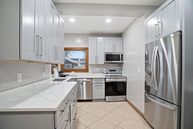 1201 6th Street E, Saint Paul, MN 55106