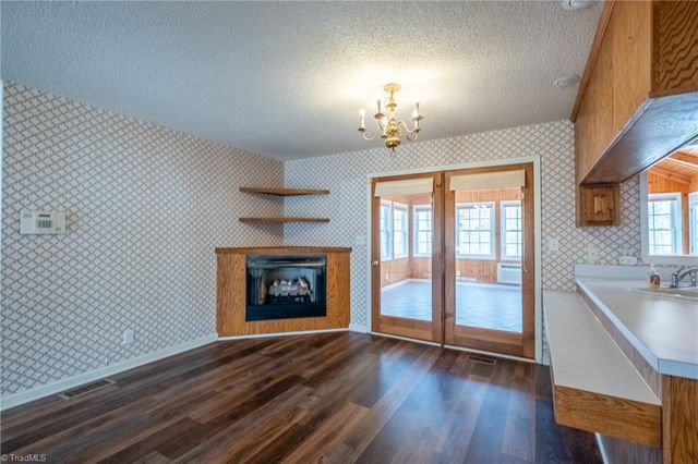 1070 Dun Avenue, Walnut Cove, NC 27052