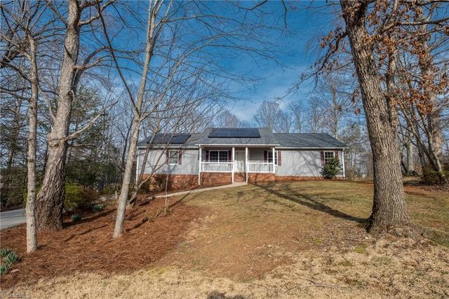 1070 Dun Avenue, Walnut Cove, NC 27052