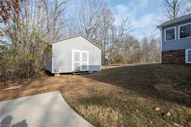 1070 Dun Avenue, Walnut Cove, NC 27052
