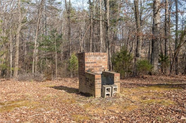 1070 Dun Avenue, Walnut Cove, NC 27052