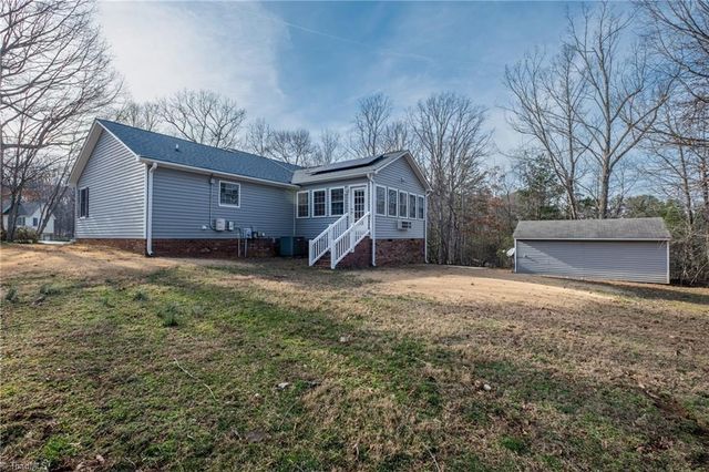 1070 Dun Avenue, Walnut Cove, NC 27052