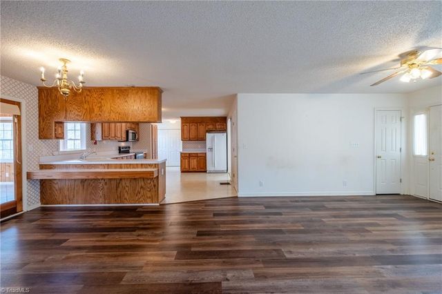 1070 Dun Avenue, Walnut Cove, NC 27052