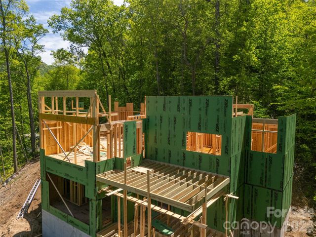 670 Southshore Drive, Tuckasegee, NC 28783
