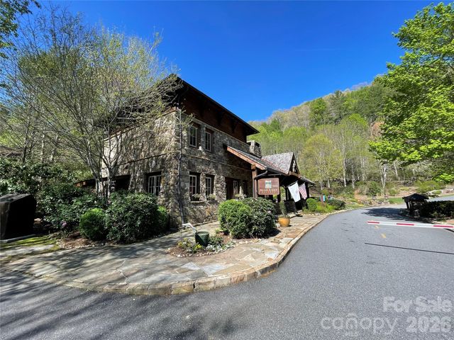 670 Southshore Drive, Tuckasegee, NC 28783