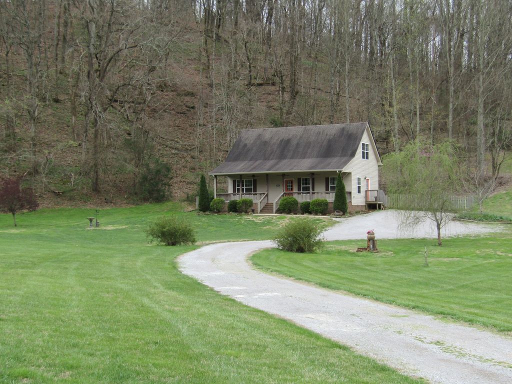 2021 Lynnville Hwy, Cornersville, TN 37047