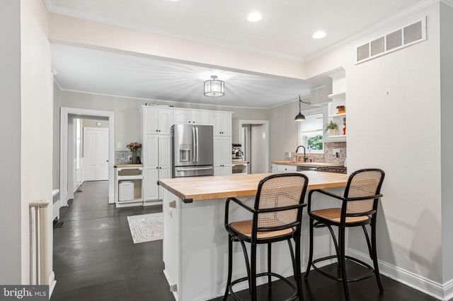 108 W CENTRAL AVE, Moorestown, NJ 08057