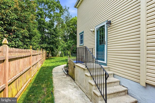108 W CENTRAL AVE, Moorestown, NJ 08057